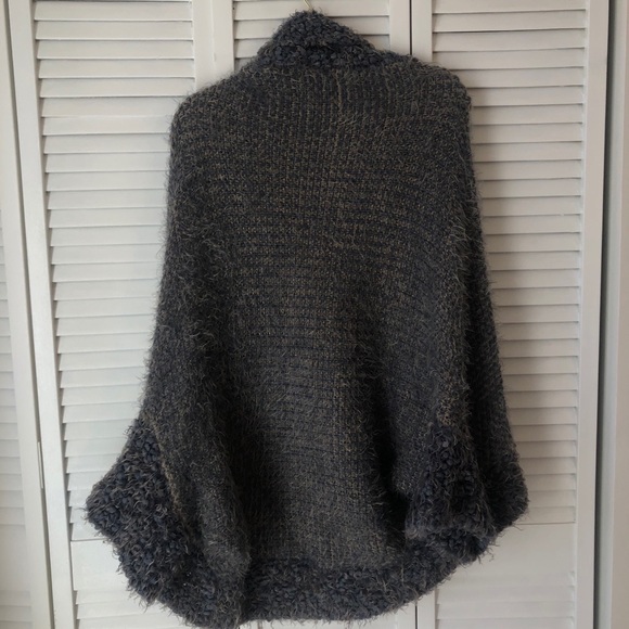 Simply Noelle Honeycomb Knit Reversible Cardigan - Picture 6 of 6